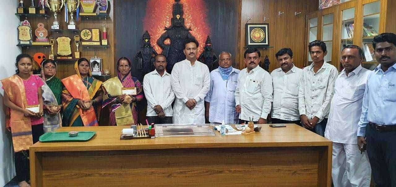 समृध्दी ट्रॅक्टर यांनी जागतिक महिला दिनानिमित्त केला अनोखा उपक्रम