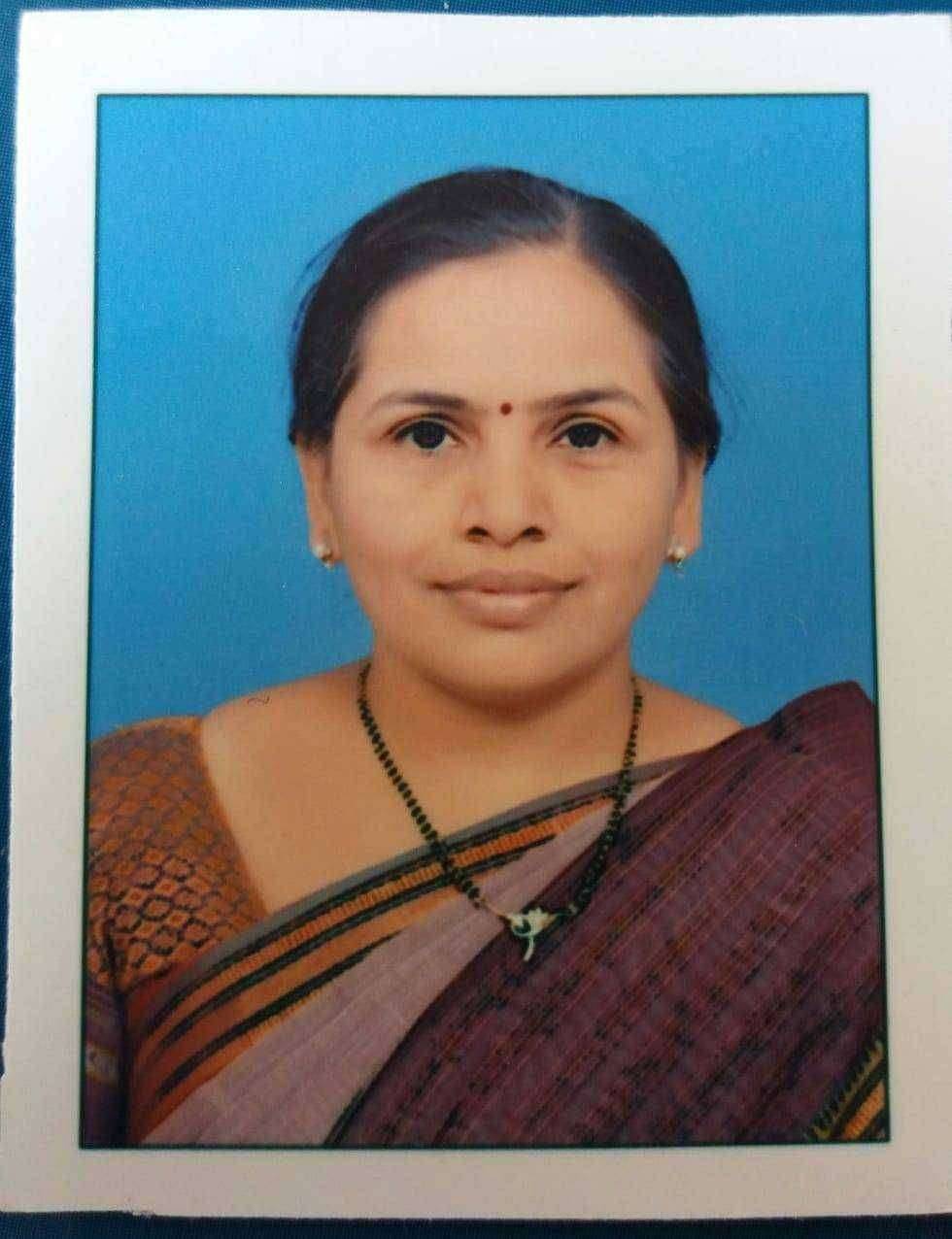 ?️ अमळनेर कट्टा... अमळनेर येथील भारती पाटील यांना पीएचडी प्रदान