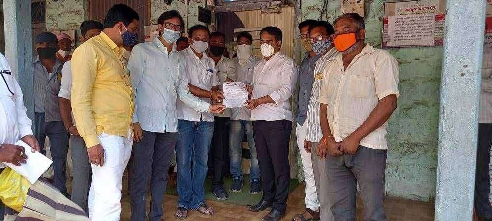 ?️ अमळनेर कट्टा... पांझरा नदीतील अवैध वाळु उपसा करणाऱ्यांवर कारवाई करून अवैध वाळु उपसा थांबवून मांडळ गावालगत पांझरा नदीच्या दोन्ही काठांवर चेकपोस्ट लावण्यात यावे अमळनेर काँग्रेस कमिटीची मागणी