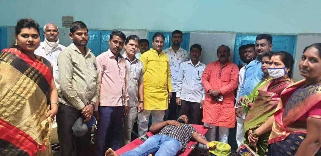 मनसेच्या वर्धापनदिनी आरोग्य व रक्तदान शिबीर   कोरोनानंतर लोकांचे संसार उभा करण्यासाठी मनसे कार्य करणार --- दिलीप धोत्रे