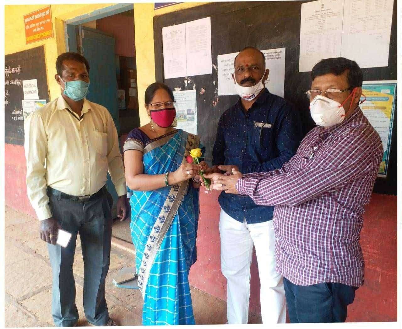 सौ.पिंगला पावरा यांचा पंचायत समिती दापोली कर्मचारी तर्फे सत्कार