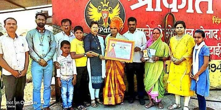 व्हनाळीच्या रोहिणी कुळवमोडे यांना आदर्श कर्तुत्वान महिला पुरस्कार : अनंतशांती ने घेतली त्यांच्या कार्याची दखल