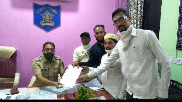 ?️ अमळनेर कट्टा... वसीम रिजवी विरोधात अमळनेर पोलीस स्टेशनला तक्रार अर्ज दाखल भादवी २९५ व आय टी अँक्ट प्रमाणे गुन्हा दाखल करा.. अध्यक्ष मुस्लिम युथ सेवा फाऊंडेशन व हजरत बाबा ताज फाऊंडेशन