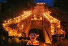 ऐतिहासिक बारवेवर दीपोत्सव करत मल्हारराव होळकर यांची जयंती साजरी