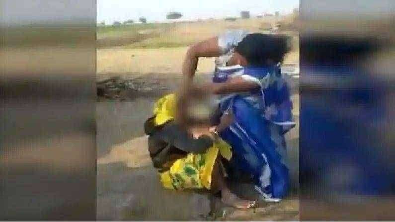 ?धक्कादायक.. फक्त 15 हजार रु साठी महिलेला केले विवस्त्र..! संतापजनक प्रकार...