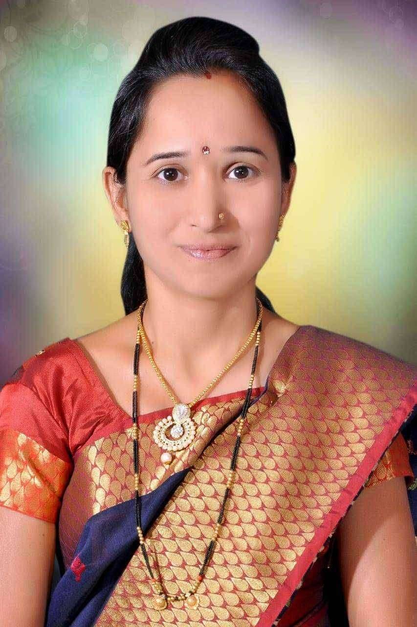 प्रभाग क्रं. ८ मध्ये विविध विकास कामांचा समावेश करा - सौ. लीना निलेश काटे..!