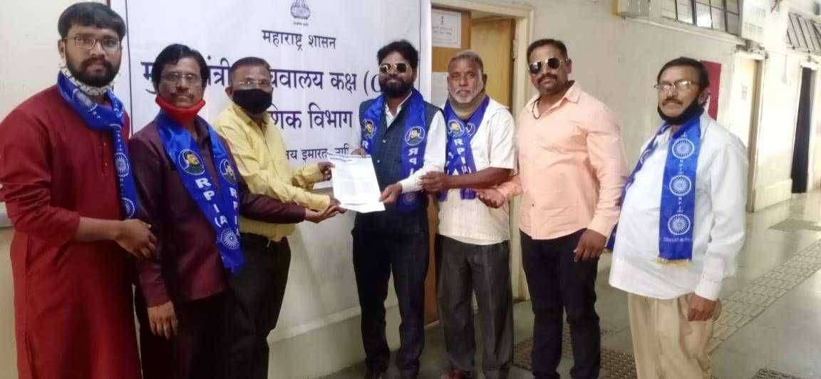 रि.पा.ई (आठवले)पक्षाचे राज्य उपाध्यक्ष रमेशजी मकासरे यांना पोलीस संरक्षण द्या-रिपाई उत्तर महाराष्ट्र शाखेची मागणी.