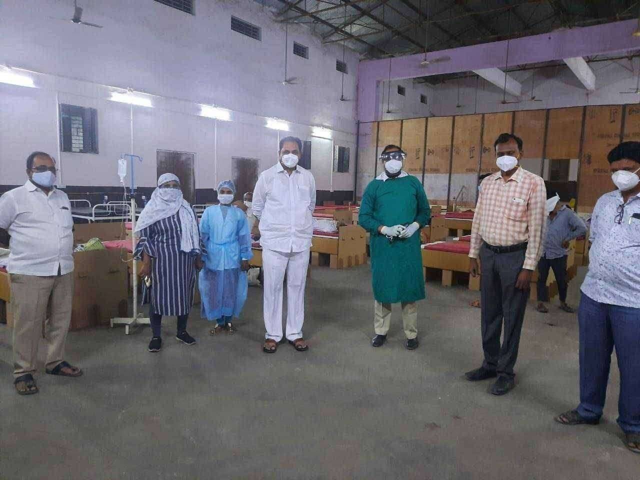 ?️ अमळनेर कट्टा... इंदिरा भुवनातील अतिरिक्त कोविड सेंटर रुग्णांसाठी झाले खुले आमदारांनी पाहणी करून मानले दात्यांचे आभार, निडर पणे आतमध्ये जाऊन केली रुग्णांशीही चर्चा