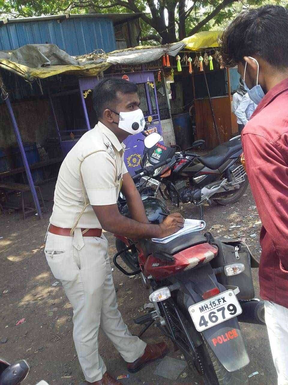 फैजपुरात लॉक डाउन चे उल्लंघन करणाऱ्यांवर दंडात्मक कारवाई सुरू