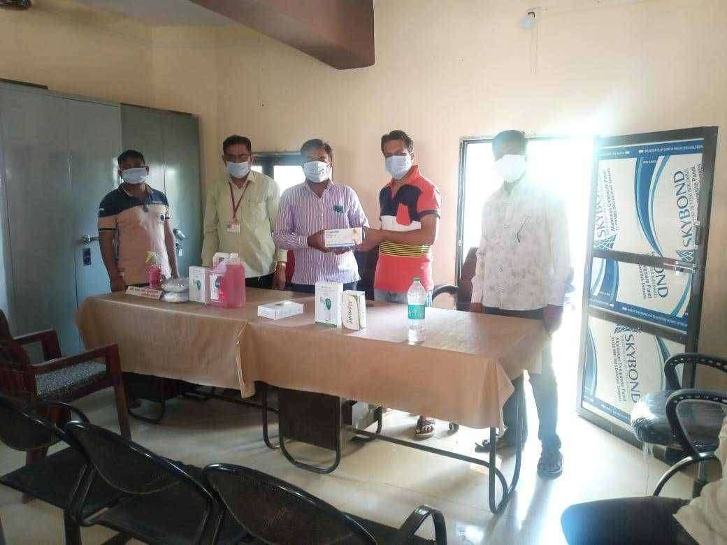 ग्रामपंचायत कोडीद मार्फत कोविड सर्व्हेसाठी लागणारे साहित्य उपकेंद्र कोडीदला उपलब्ध केले.