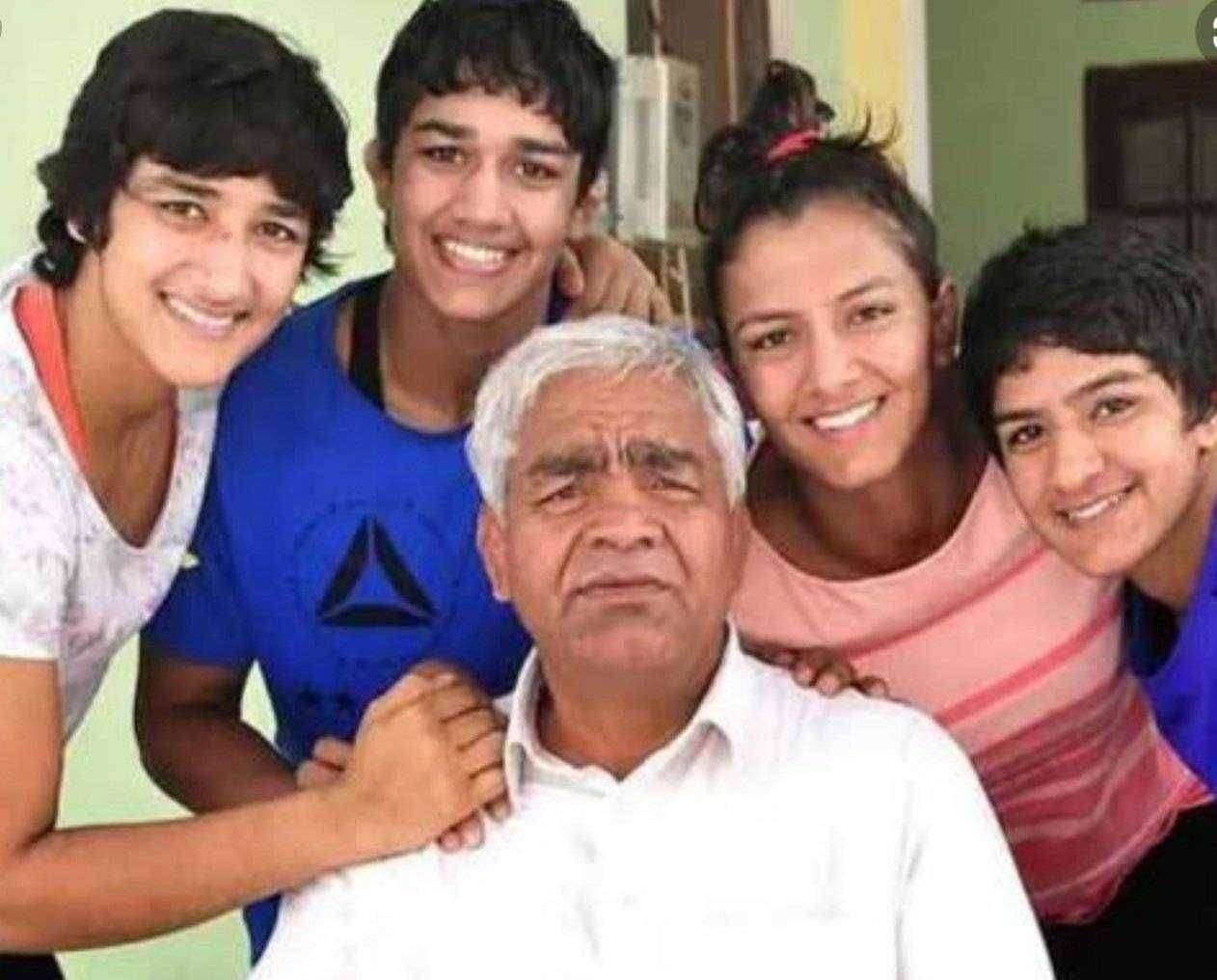 ?धक्कादायक.. दंगल गर्ल...कुस्तीपटू रितिका फोगाटने केली आत्महत्या... 17 वर्षी संपवले जीवन...!क्रीडा विश्वात खळबळ..!कोण आहे जबाबदार..!