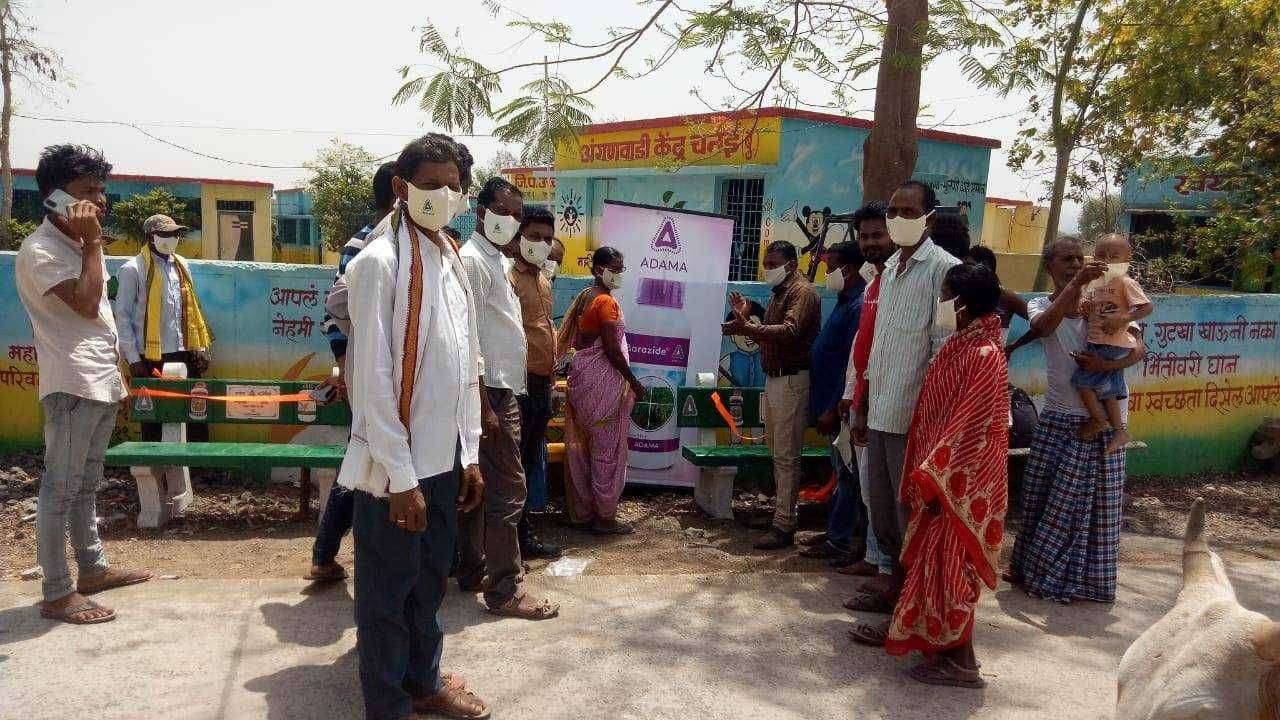 अदामा इंडिया प्रा.ली च्या वतीने सिमेंट बेंच वाटप ..