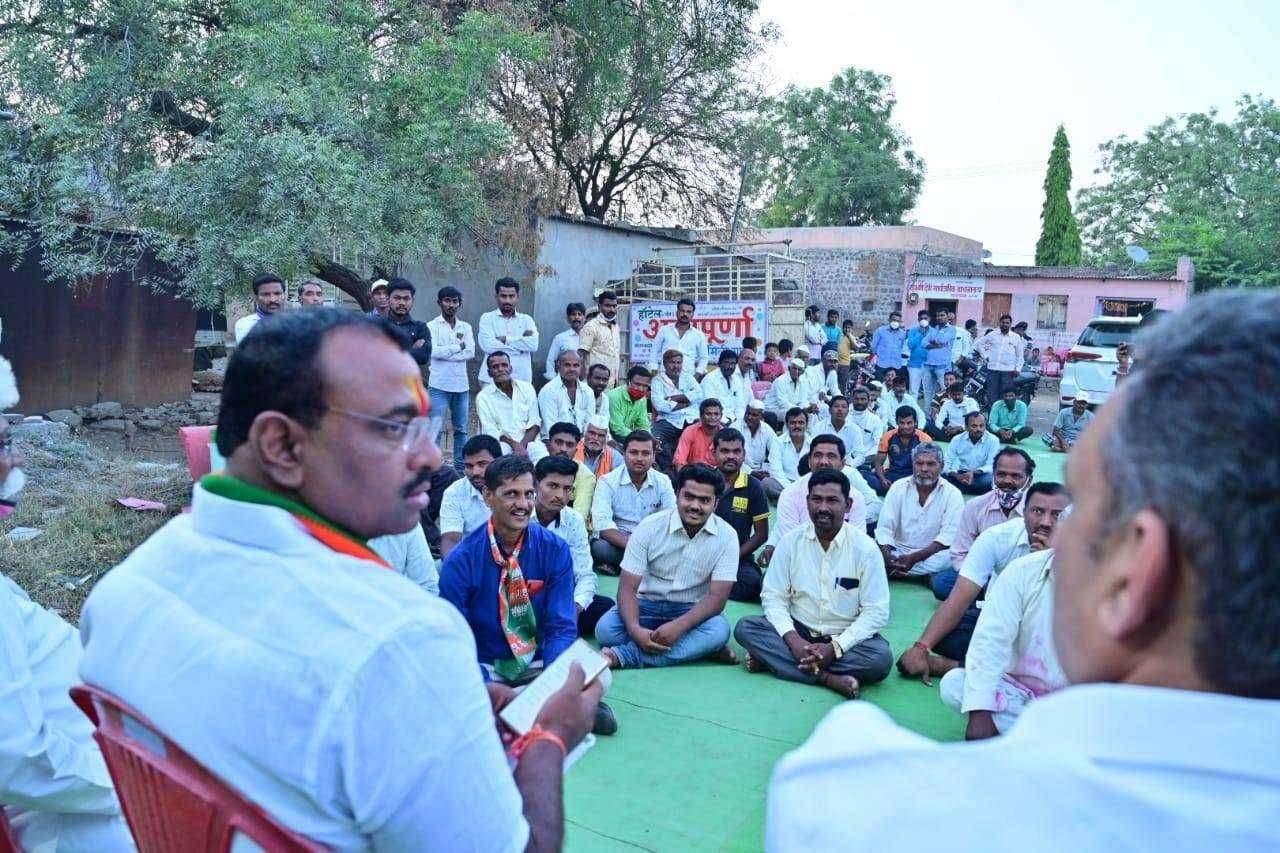 समाधान आवताडे यांच्या प्रचारार्थ मंगळवेढा ग्रामीण भागांमध्ये झंझावती दौरा सुरू आमदार प्रशांतराव परिचारक यांचे सह महायुतीच्या पदाधिकार्‍यांची उपस्थिती