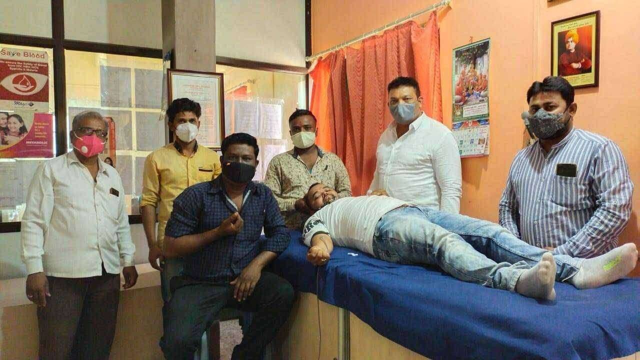 ?️ अमळनेर कट्टा... अमळनेर विधानसभा मतदार संघाचे मा. आ. शिरीषदादा हिरालाल चौधरी यांनी आपला वाढदिवस साजरा न करता याच दिनाच औचित्य साधत सामाजिक बंधिकली जपत रक्तदानाच महान कार्य करून इतरांना रक्तदानाचे केले आवाहन