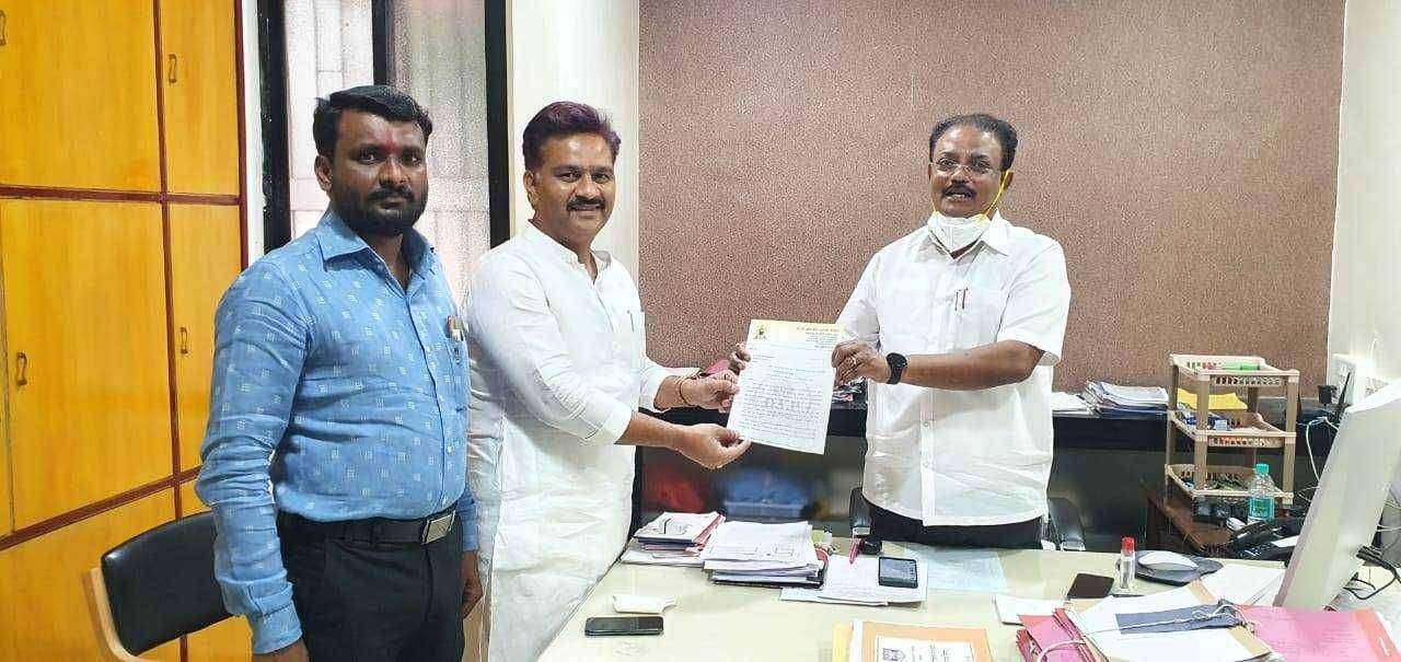 आणखी लॉकडाऊन केल्यास सर्वसामान्य व्यवसायिक उध्वस्त होईल अभिजीत पाटील (सोलापूर जिल्हाधिकारी व निवासी जिल्हाधिकारी यांना दिले श्री.पाटील यांनी निवेदन)