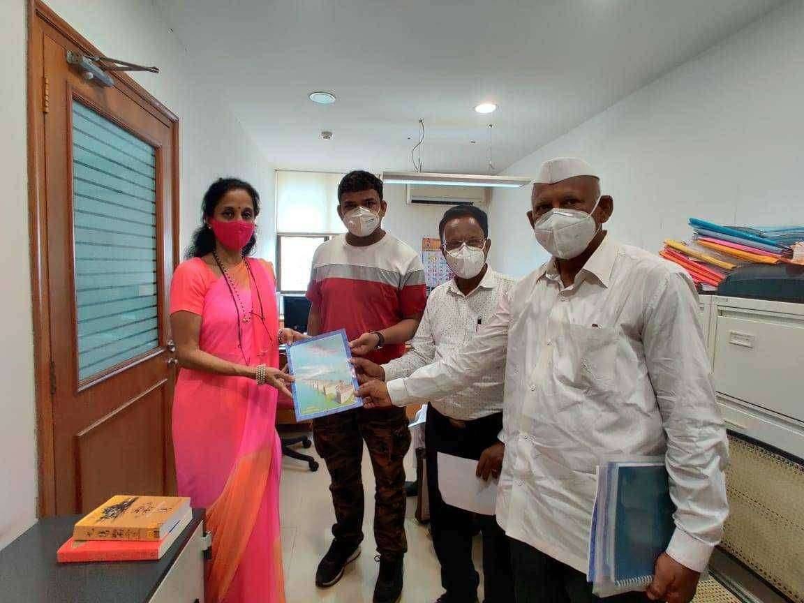 ?️ अमळनेर कट्टा ... कोविड योद्धा उल्हास लांडगे यांना 50 लाख मदत शासनाकडून मंजूर