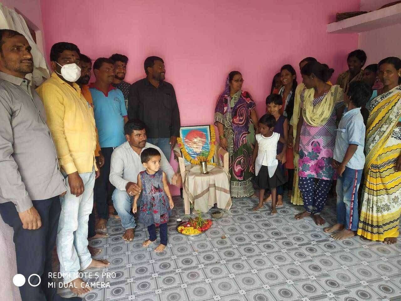 सत्यशोधक थोर समाजसुधारक महात्मा फुले यांच्या जयंतीनिमित्त समसापूरात अभिवादन