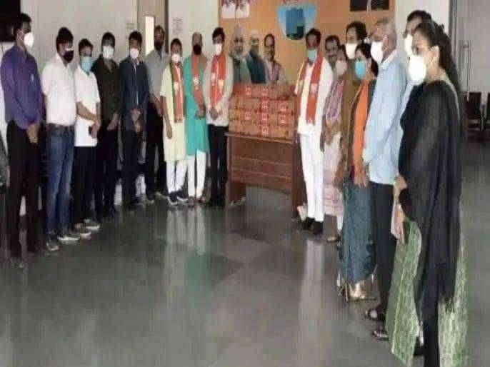 ?धक्कादायक : एकीकडे देशात रेडमिसिवरचा तुडवडा ..इंजेक्शन चा काळा बाजार उघडकीस..!भाजप कार्यलयात सापडले 5 हजार डोस..!