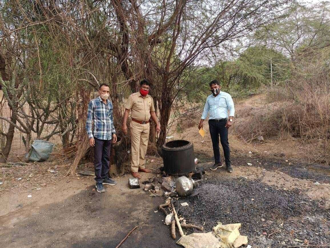 ?️अमळनेर कट्टा..Breaking...मारवड पोलिसांची धडक कार्यवाही...हात भट्टीचे 4 अड्डे उध्वस्त..