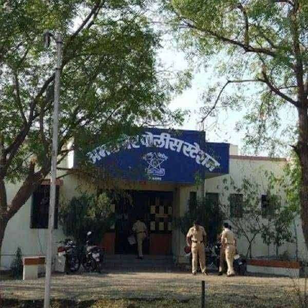 ?️ अमळनेर कट्टा... अमळनेर तालुक्यातील धावडे गावातील १८ जणांवर गुन्हा दाखल