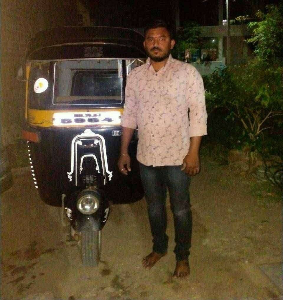 ?️अमळनेर कट्टा.. रियल कोरोना योध्दा...अमळनेर चा अभिमान दादू भाऊ रिक्षावाले..जपली माणुसकी...!