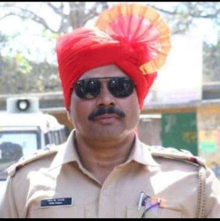 यावल पोस्टेचे कर्तव्यदक्ष कार्यक्षम कर्मनिष्ठ शिस्तप्रिय पोनि अरुण धनवडे यांच्या कार्यपद्धती ची यावल करांना आठवण राजकीय द्वेषात प्रामाणिक अधिकार्यांचे बदलीने बळी पोलिस निरीक्षक धनवडे नसल्याने डिवाएसपी रस्त्यावर