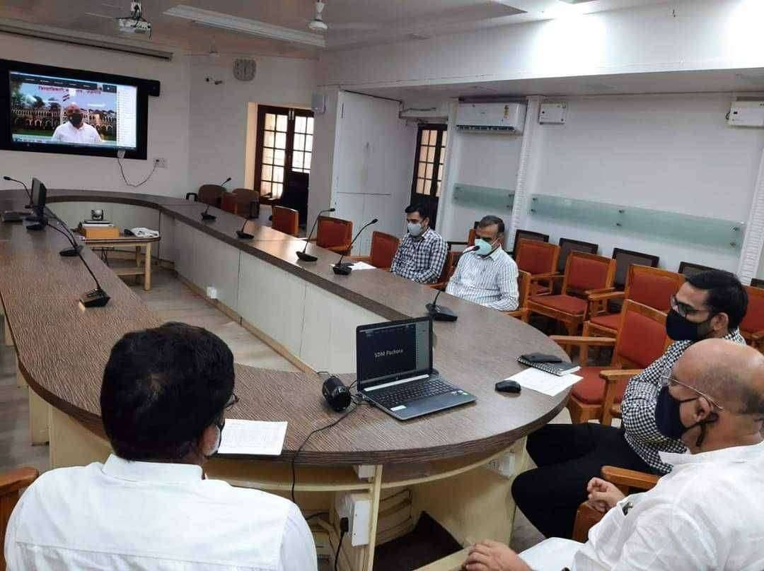 जळगांव जिल्हातील कोरोनाची साखळी खंडित करण्यासाठी शासनाच्या नवीन निर्बंधाचे काटेकोर पालन करण्यासाठी पालकमंत्रीनी केले आवाहन