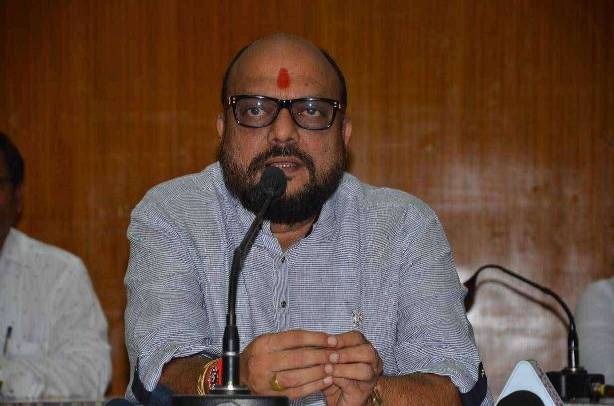 जिल्ह्यात ४२ कोटी ५० लक्षच्या विविध विकास कामांना मंजुरी !पालकमंत्री गुलाबराव पाटील यांचा पाठपुरावा