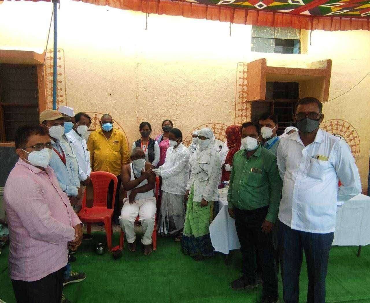 चिंचखेड येथे कोविंड लसीकरणाचा शुभारंभ...