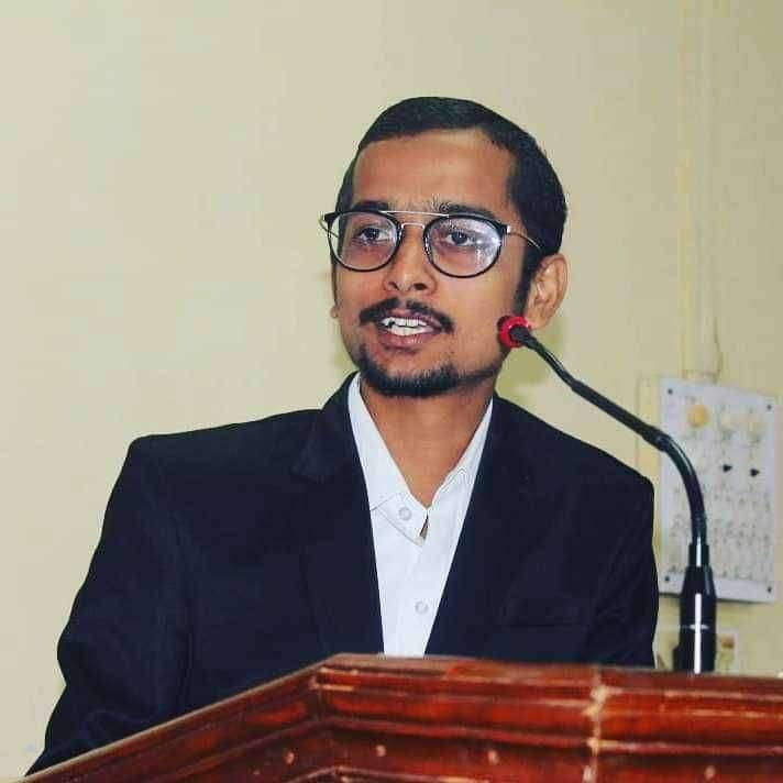 १०० आदिवासी विद्यार्थ्यांना दिल्लीत यूपीएससीचे मोफत प्रशिक्षण अॅड. दीपक चटप व सहकाऱ्यांच्या प्रयत्नांना यश ४ कोटी रुपयांच्या निधीला राज्य सरकारची मंजूरी