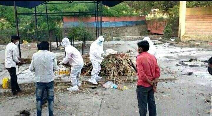 चांदवडचा टायगर ग्रुप दिवस असो वा रात्र स्मशानात जाण्यास तयारच!!!!