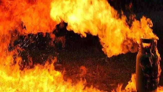 गॅस सिलेंडरच्या स्फोटात आठ जण होरपळले जुन्या नाशिकमधील घटना