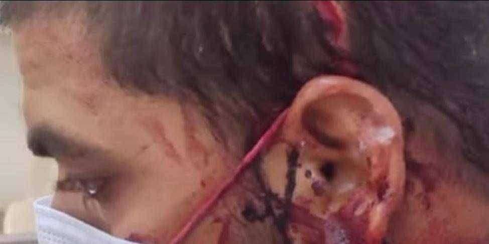 घारगाव येथे तरूणावर तलवारीने हल्ला करून जिवे मारन्याचा प्रयत्न जखमीवर बार्शी येथे उपचार सुरू दोन महिला सह पाच जनाविरूध्द गुन्हा दाखल तिन आरोपीस अटक उप विभागीय पोलिस अधिकारी राठोड यांची घटणा स्थळी भेट