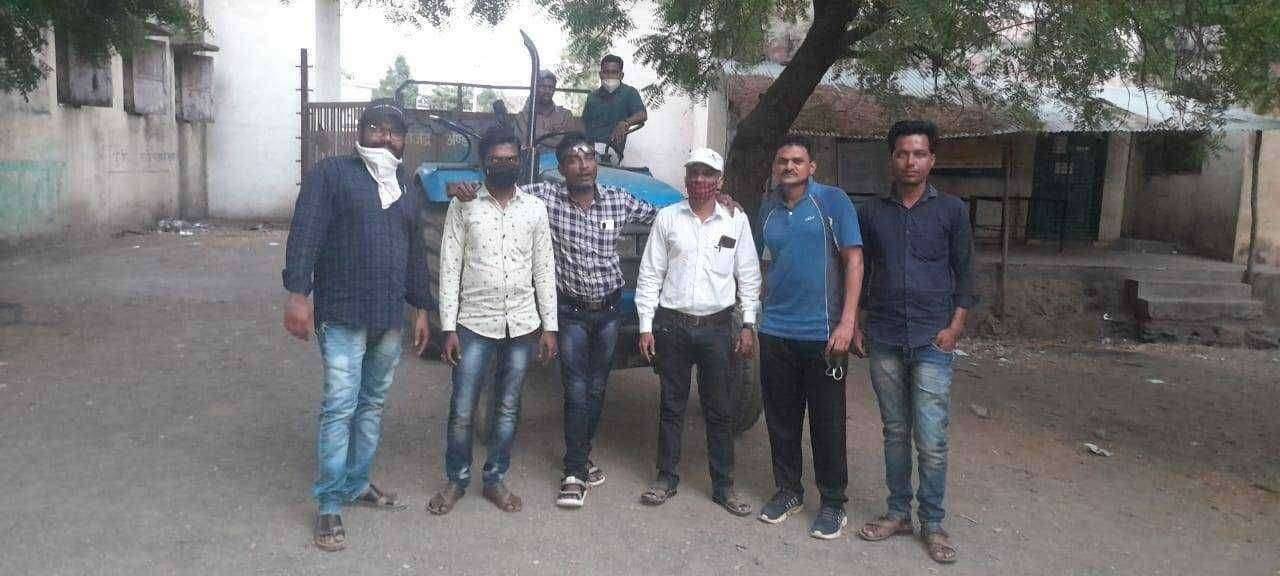 ?️अमळनेर कट्टा..अमळनेर येथे अवैध वाळू वाहतूक करणारे ट्रॅक्टर मुद्देमलासह जप्त..!महसूल विभागाची धडक कार्यवाही..!