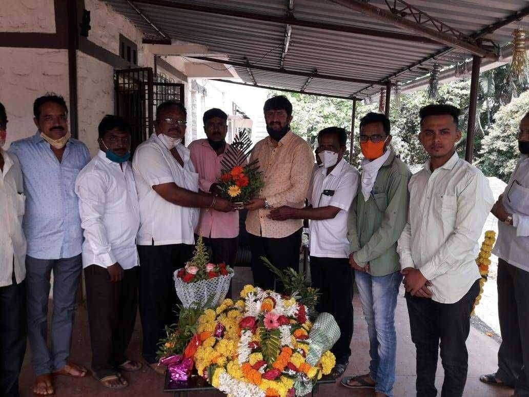 नूतन गोकूळ संचालक अंबरीषसिंह घाटगे यांचा सत्कार