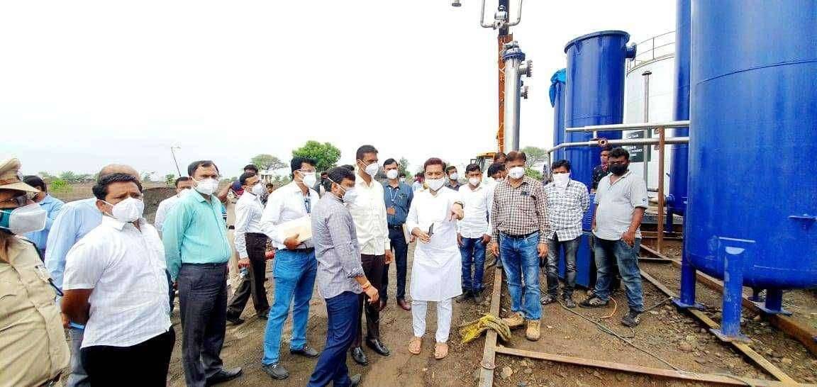 उस्मानाबाद पालकमंत्री यांनी धाराशिव कारखान्याच्या पायलट ऑक्सिजन प्रकल्पाची केली पाहणी