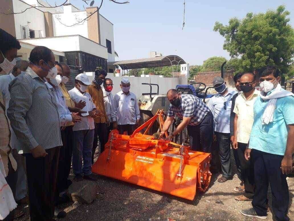 ?️ अमळनेर कट्टा... कृषी यांत्रिकीकरण योजनेअंतर्गत लाभार्थी शेतकऱ्यांना कृषी औजारे वितरण