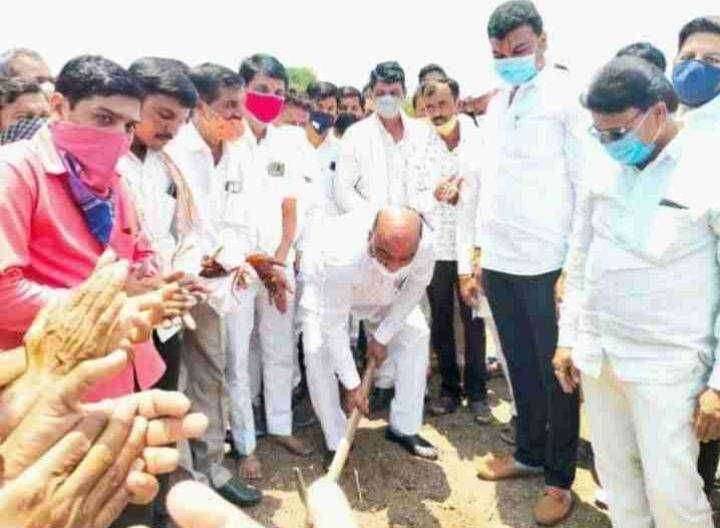 "मंत्री सुटले, कार्यकर्ते अडकले", पाच जणांवर गुन्हा दाखल