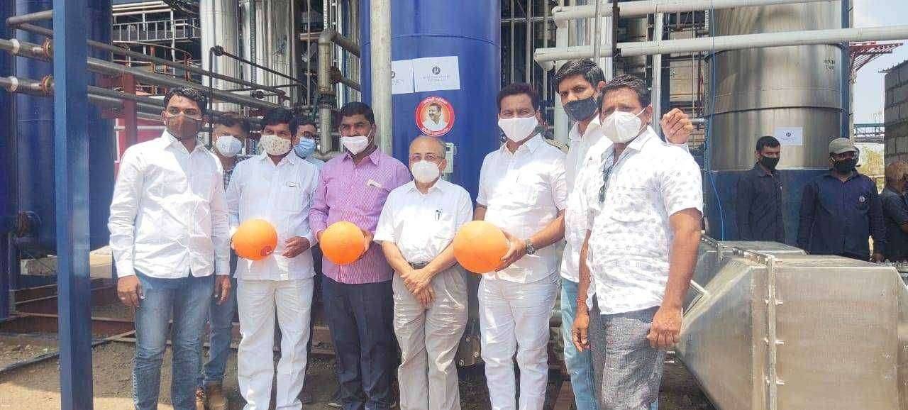 अभिजीत पाटील यांनी केला देशात पहिला ऑक्सिजनचा प्रकल्प उभा (उस्मानाबाद येथील धाराशिव साखर कारखान्यामध्ये केली ऑक्सिजनची निर्मीती)