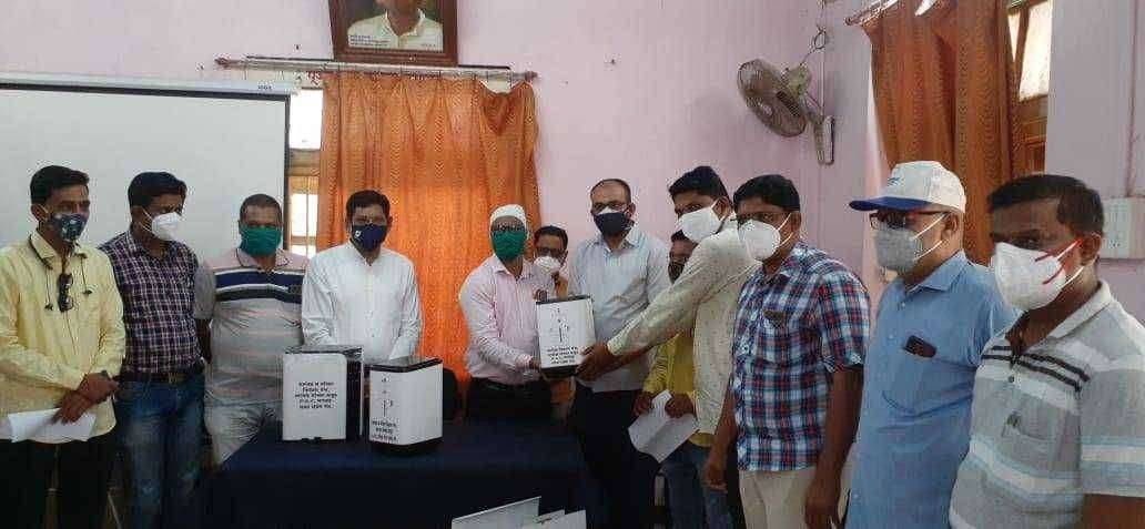 ?️ अमळनेर कट्टा... पातोंडा, मारवड व मांडळ प्रा आ केंद्रास विकास मंच कडून ऑक्सीजन कन्सन्ट्रेटर भेट