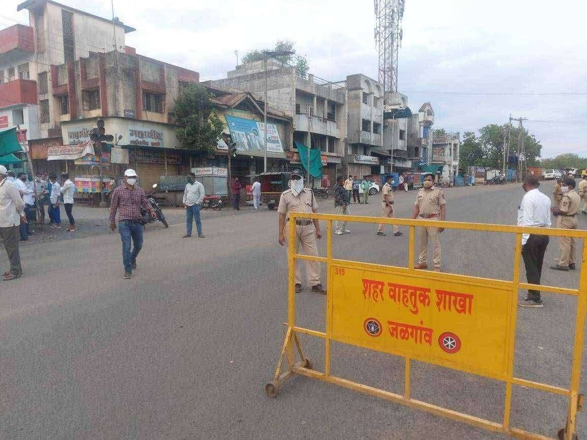फैजपूर येथील जिल्हाधिकारी तसेच जिल्हा पोलिस अधीक्षक यांच्या संयुक्त आदेशाची फैजपुर पोलिसांतर्फे नाकाबंदी