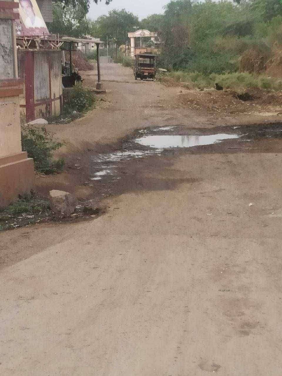 ?️ अमळनेर कट्टा ... धार गावात पाणीपुरवठा करणाऱ्या पाईपलाईनची गळती धार ग्रामपंचायतिचे ग्रामसेवक, सरपंच ,उपसरपंच व सदस्य निद्रा अवस्थेत... 