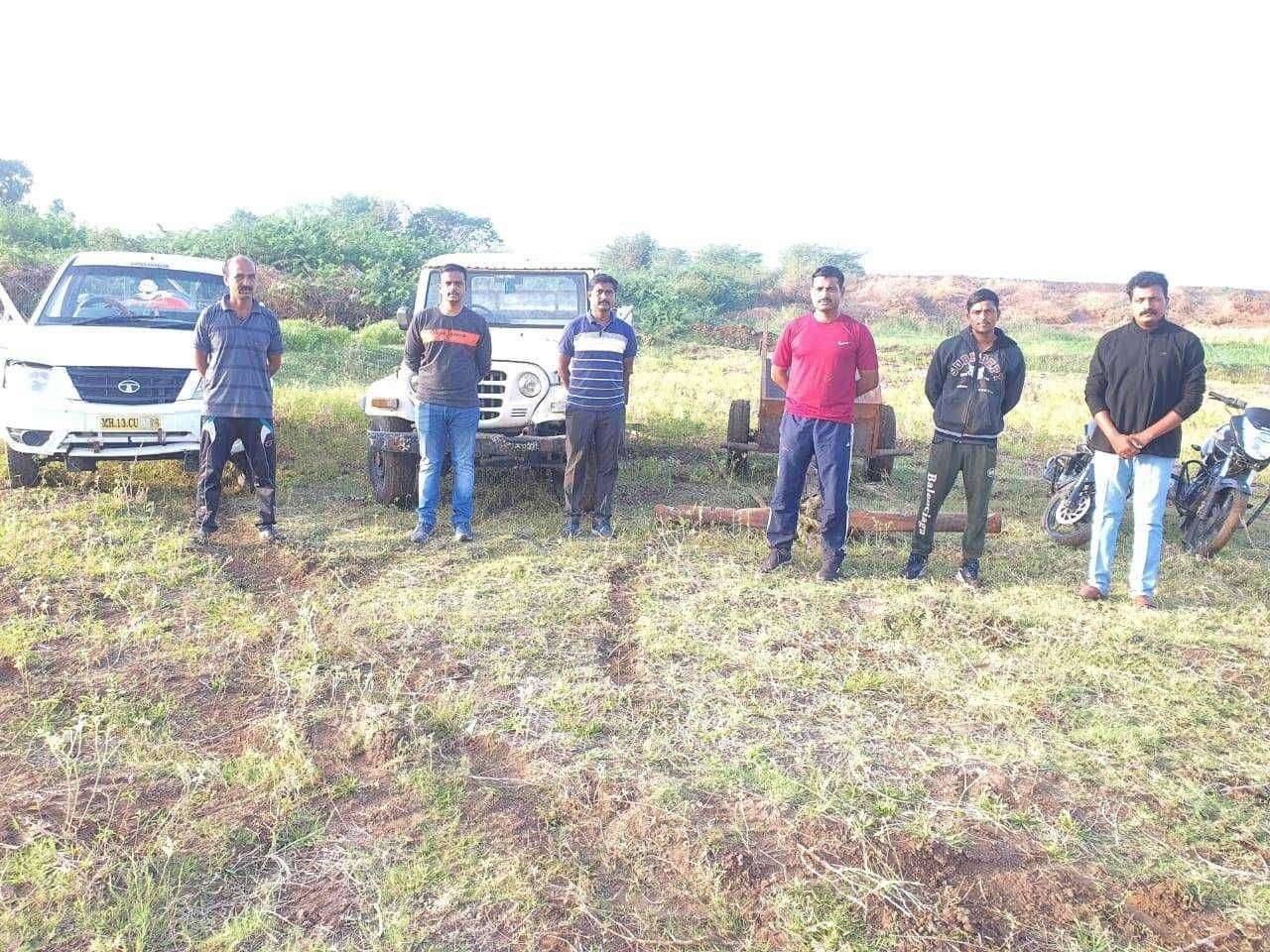 गोपाळपूर गावचे उपसरपंच, सदस्य व इतर वाळूतस्करांना उपविभागीय पोलीस अधिकारी पंढरपूर कार्यालय यांच्याकडून जोरदार दणका ...