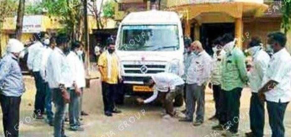 खिर्डी बु.येथे पशुवैद्यकीय व्हॅनचे पूजन