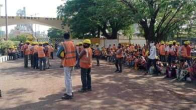 अल्ट्राटेक सिमेंट कंपनी मध्ये कंत्राटी कामगारांचे काम बंद आंदोलन विजय क्रांती कामगार संघटनेचे नेतृत्व