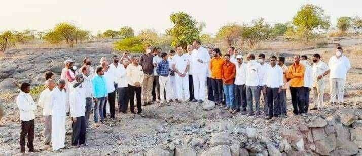 ?️ अमळनेर कट्टा... शिरसोदे महाळपुर येथे बोरी नदीवर दोन गेट एड बंधारे आणि पिंपळ भैरव येथे पुलाचे भुमिपुजन , आमदार श्री अनिल पाटील साहेब यांच्याकडून भूमिपूजन करण्यांत आले....,