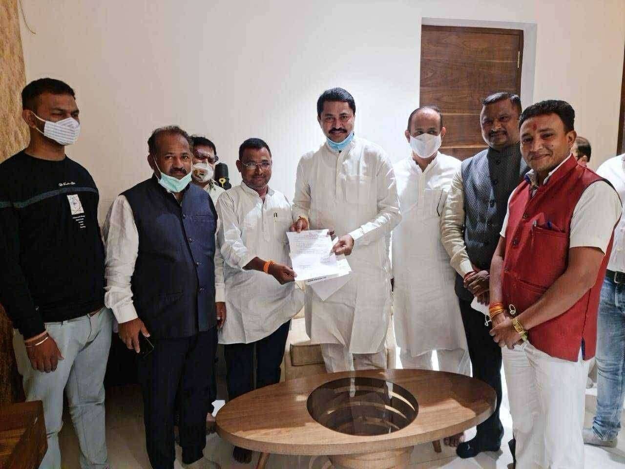 नाशिक जिल्ह्यातील दहा तालुक्यात दुष्काळाचे चटके ५२ टॅकरद्वारे ७१ गावासह ४५ वाङ्याना पाणीपुरवठा.