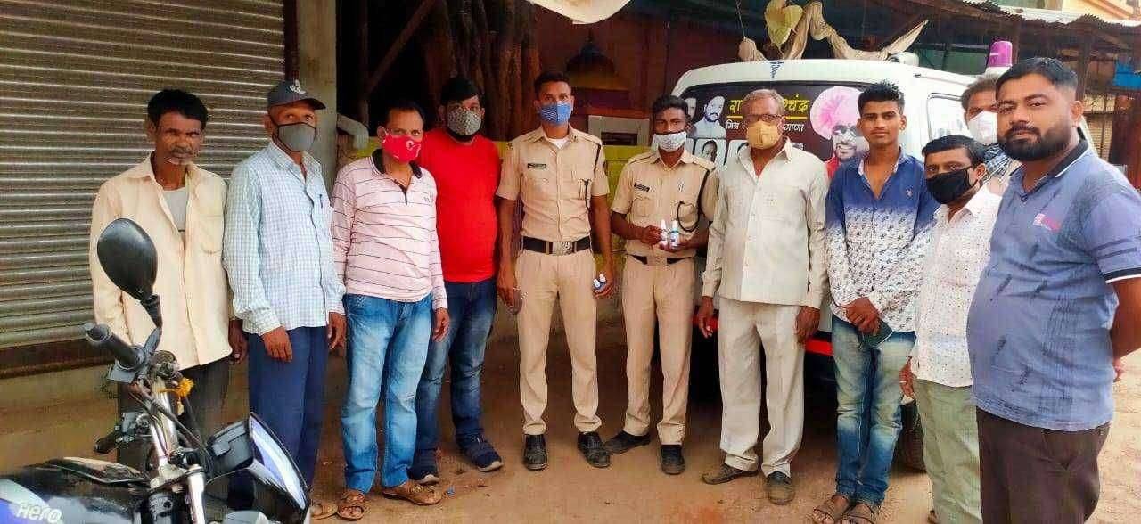 भारतीय जनता पार्टी व ओबीसी सेल व्यापारी आघाडी सुरगाणा तालुक्या तर्फे आरोग्य पोलिस बांधवांना कोव्हिड योध्दा सन्मान पत्र तसेच मास्क व सॅनिटायझर वाटप...