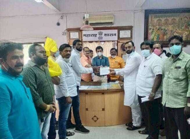 राष्ट्रवादी पक्षाचे युवा नेते भगिरथ भालके यांच्या वतीने पंढरपूर नगरपरिषदेला निवेदन