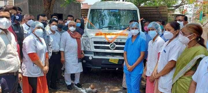 येवला येथील ऑक्सिजन जनरेशन प्लांट व रुग्णवाहिके चे लोकार्पण